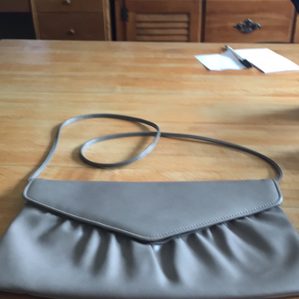 Bag TAN, Says Rome on Snap Gathered Look One Snap